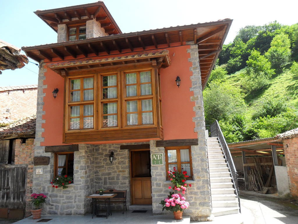 Apartamentos Rurales Los Villares Colunga Eksteriør bilde